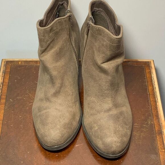 Report Marcel Tan suede bootie size 10 ￼ - Picture 1 of 8
